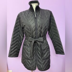 Athleta Mendocino Coat. Women’s black, quilted puffer jacket, belted.Size M